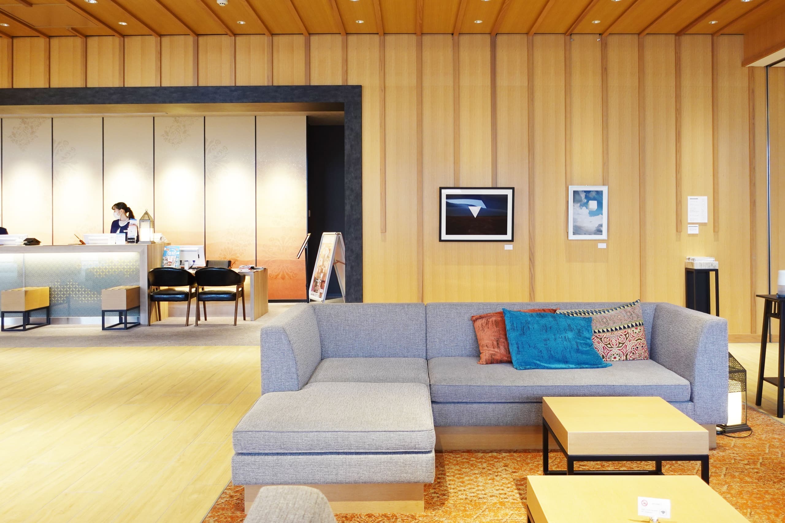 lobby_1.jpg